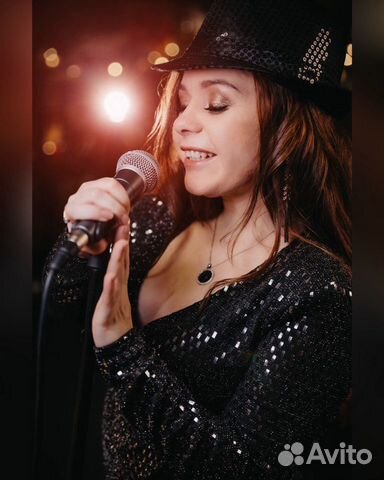 Вокалистка, певица