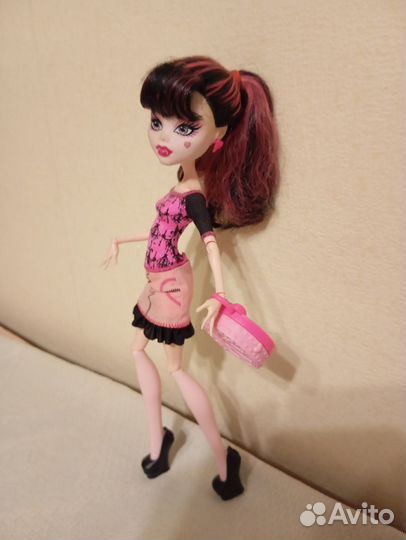 Кукла монстер хай дракулаура Скариж