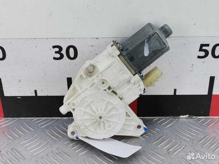 Моторчик стеклоподъемника Dodge Journey рест. 2008