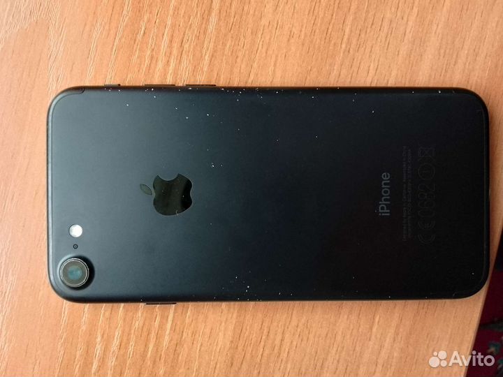 Телефон iPhone 7