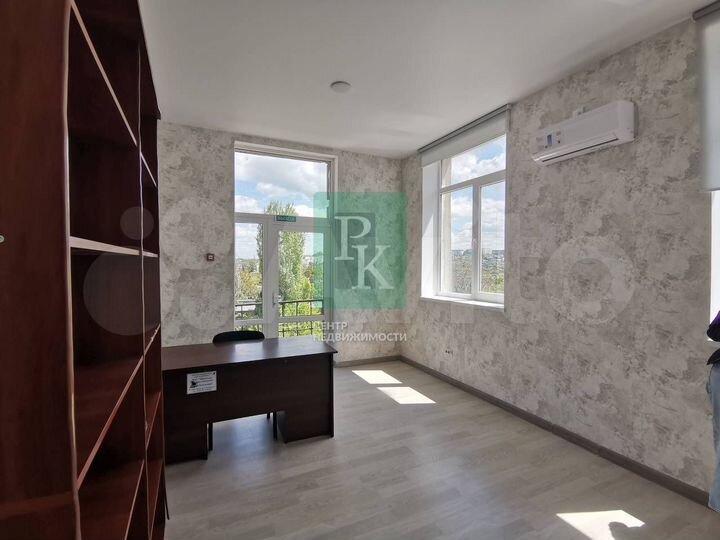 Офис с ремонтом 26 м2 на Паршина