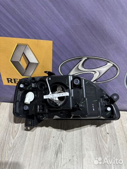 Фара Renault logan Лев