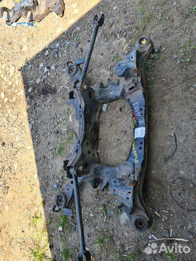 Подрамник Infiniti M37 2012