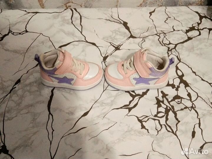 Кроссовки для девочки 19 р