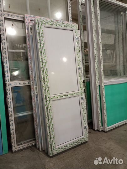 Пластиковые и алюминиевые двери