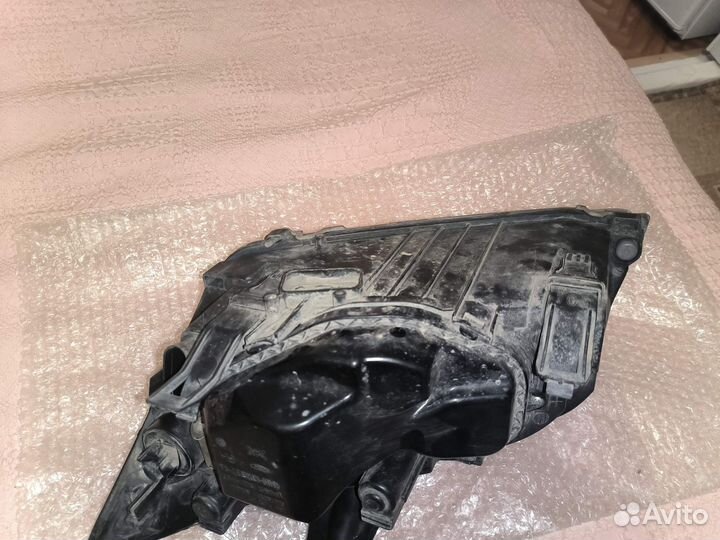 Фара передняя правая Ford Focus 2