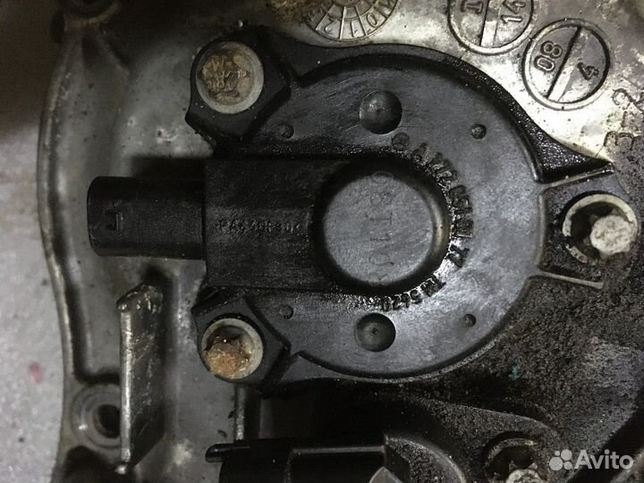 Крышка головки блока с датчиками в сборе