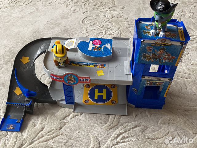 Трек,база Щенячий патруль и два щенка