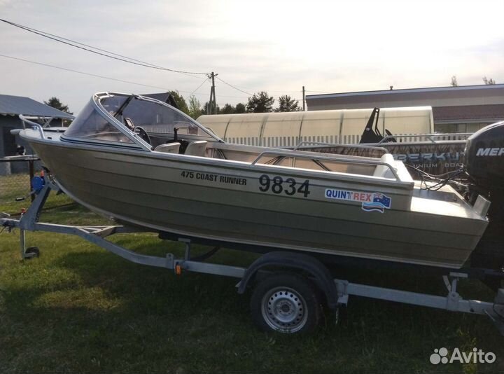 Продам моторную лодку