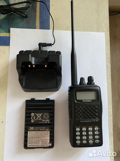 Радиостанция Yaesu FT-60R с diamond A1430S7