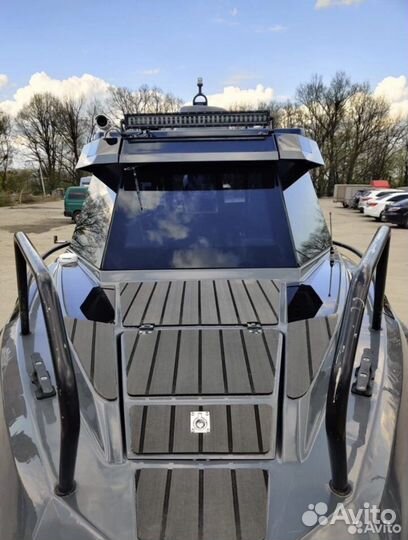 Катер grizzly 600 cabin unimog с мотором 250лс