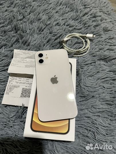 iPhone 12, 64 ГБ