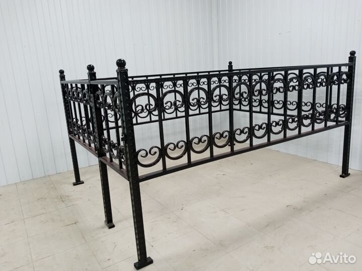 Ограда ритуальная