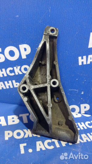 Кронштейн гидроусилителя руля Volkswagen Passat B3