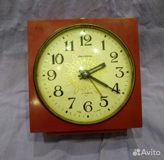 Часы-будильник