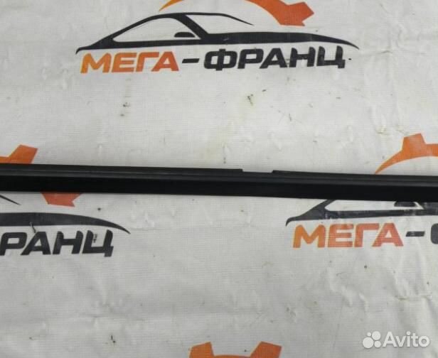 Уплотнитель стекла двери передний левый Citroen C4