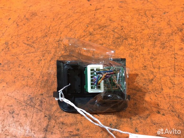 Блок управления зеркалами Nissan Cefiro A33