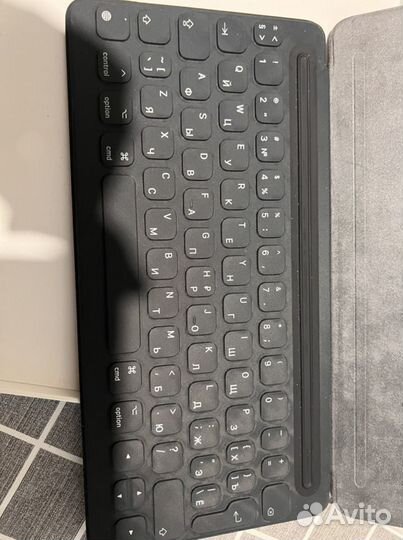 Apple smart keyboard 10 5