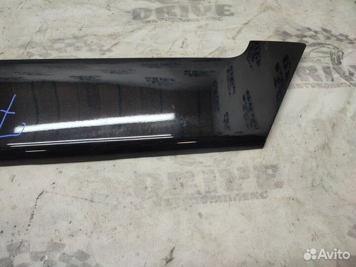 Накладка двери задняя правая Toyota Noah ZRR80W