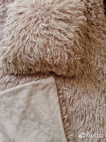 Покрывало и декоративная подушка