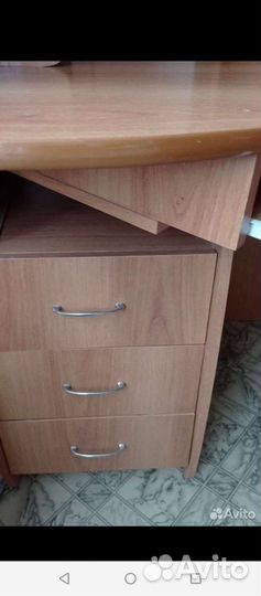 Компьютерный стол