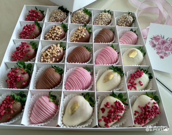 Клубника в шоколаде в коробке