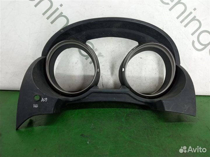 Консоль щитка приборов Mitsubishi Pajero V93W