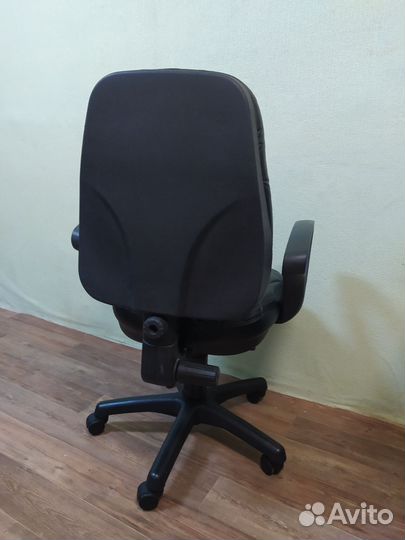 Компьютерное кресло