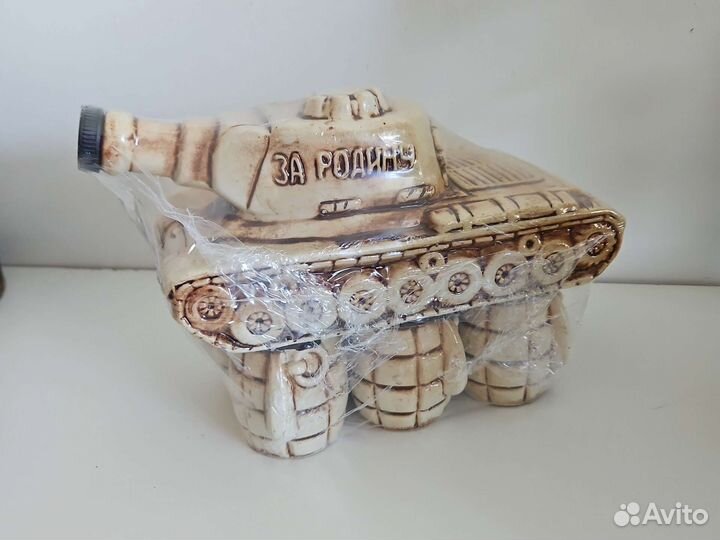 Подарок мужчине штоф Танк + 6 стопок