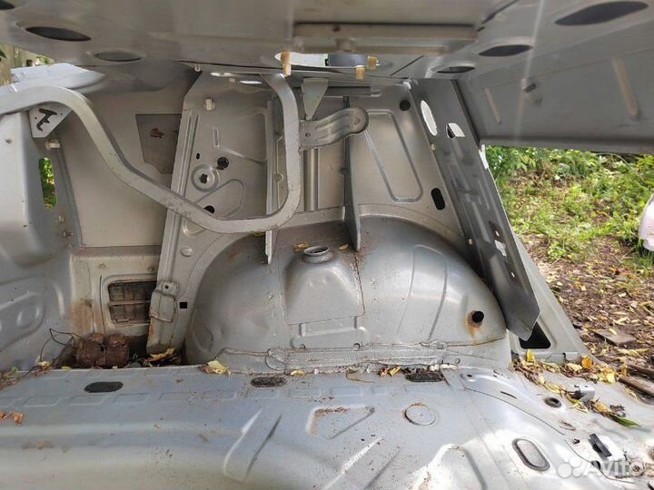 Крыло заднее левое Renault Logan седан 1.6 K7M 710