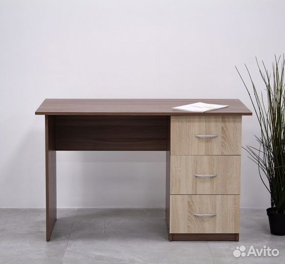 Стол письменный разные цвета