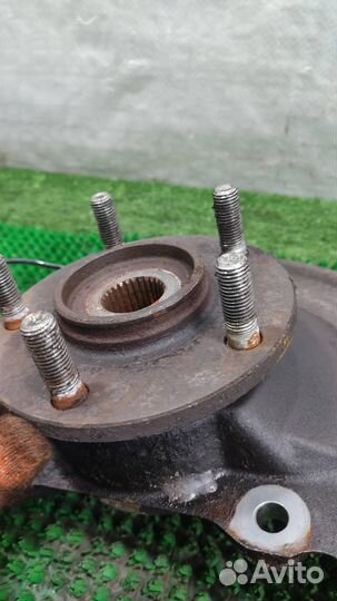 Кулак передний правый Citroen C-Crosser 2007