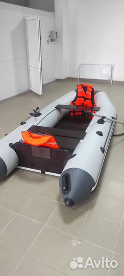 Лодка с моторм Аква 320 скк