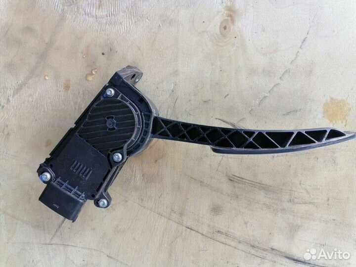 Педаль газа Гранта 0280755112