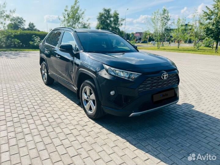 Toyota RAV4 2.0 CVT, 2021, битый, 17 000 км