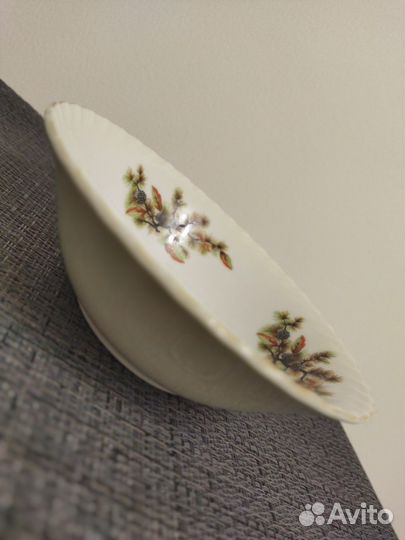 Винтажная фарфоровая салатница Шишки Япония
