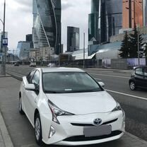 Toyota Prius 1.8 CVT, 2017, 74 275 км, с пробегом, цена 2 270 000 руб.