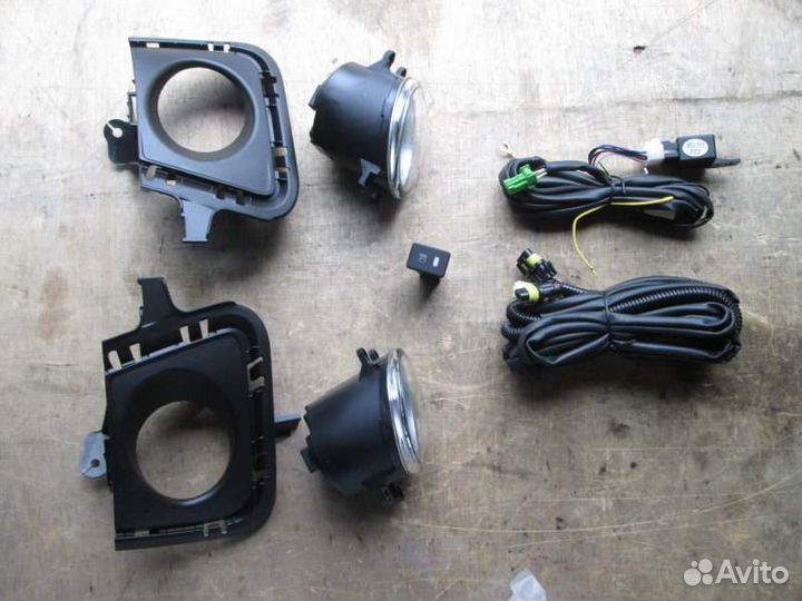 Туманка Toyota Aqua NHP10