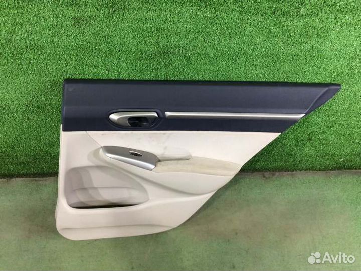 Обшивка двери задняя правая Honda Civic FD3 LDA