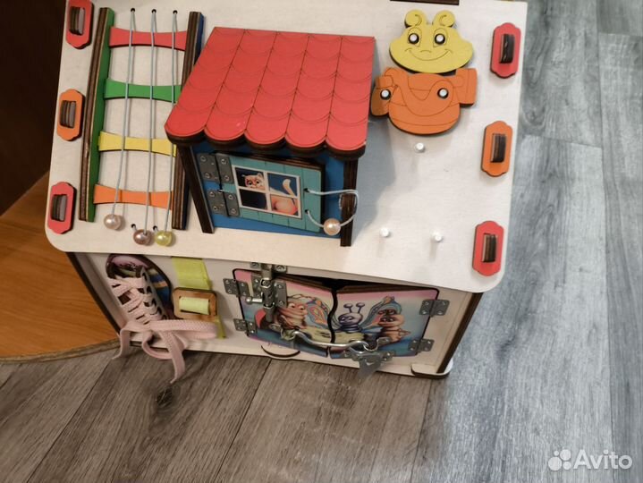 Бизиборд домик со светом большой