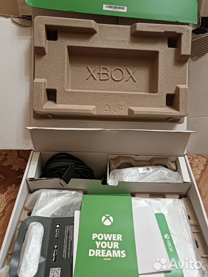Xbox Series S 512GB 1 геймпад, без игр