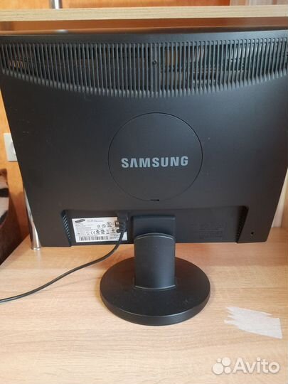 Монитор Samsung syncmaster 943n