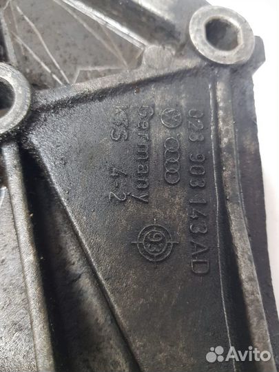 Кронштейн генератора VW Passat B3 1988-1997