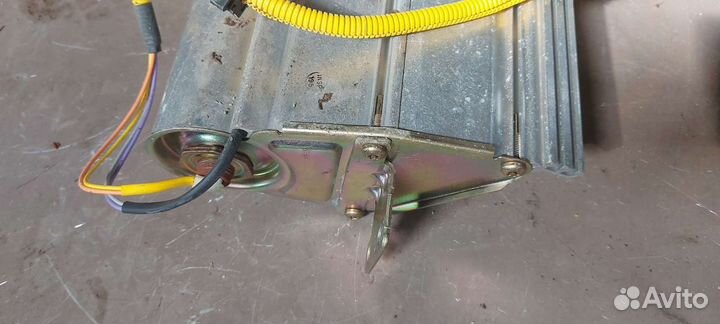 Подушка в Торпедо на Cadillac CTS