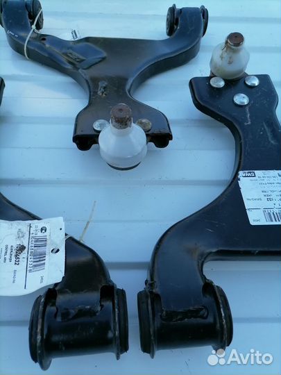 Рычаги подвески передние Mercedes-Benz Vito новые