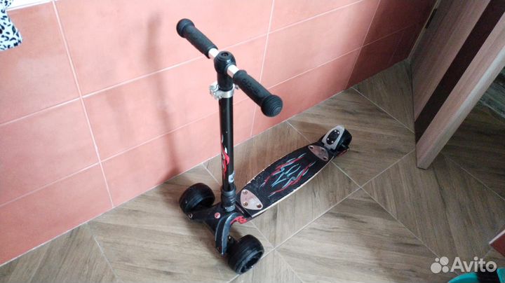 Самокат Micro Kickboard Monster