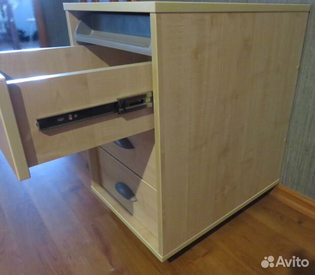 Тумба Дэми выкатная на 3 ящика