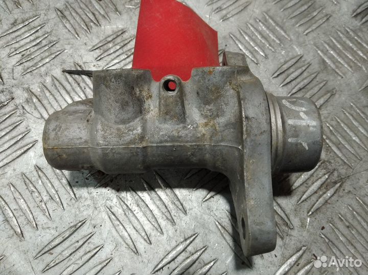 Цилиндр тормозов главный Mitsubishi Lancer 10