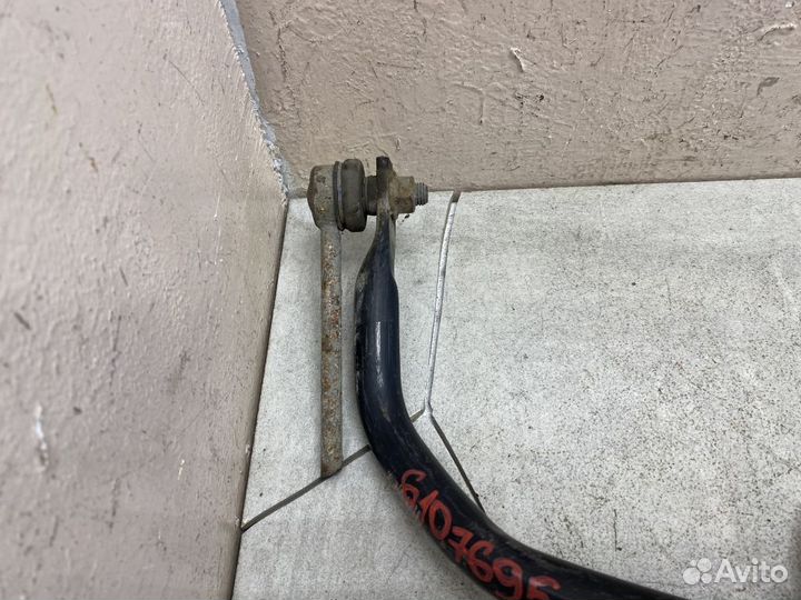 Стабилизатор передний