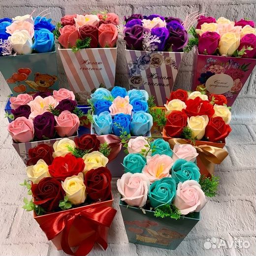 Композиции из мыльных роз и конфет